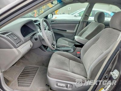 Zdjęcie 7 z 12 samochodu: 2005 TOYOTA CAMRY LE VIN:4T1BE32K05U944371 - miniatura