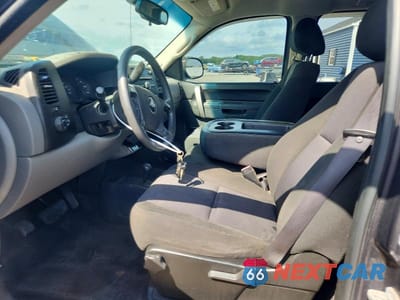 Zdjęcie 7 z 12 samochodu: 2010 CHEVROLET SILVERADO K1500 LS VIN:3GCRKREAXAG124250 - miniatura