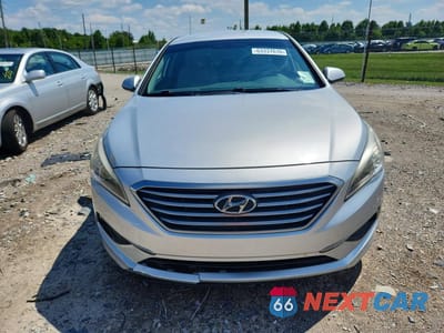 Piąte zdjęcie samochodu w środku: 2017 HYUNDAI SONATA SE VIN:5NPE24AF7HH470647 - miniatura