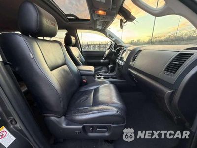 Piąte zdjęcie samochodu w środku: 2021 TOYOTA SEQUOIA TRD PRO VIN:5TDEY5B10MS182254 - miniatura