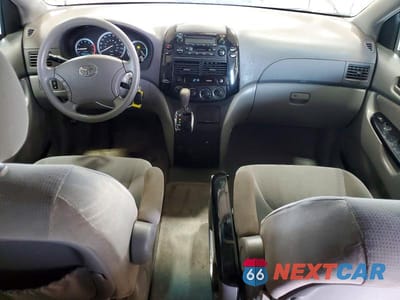 Zdjęcie 8 z 13 samochodu: 2004 TOYOTA SIENNA LE 7 PASSENGER VIN:5TDZA23C04S161876 - miniatura