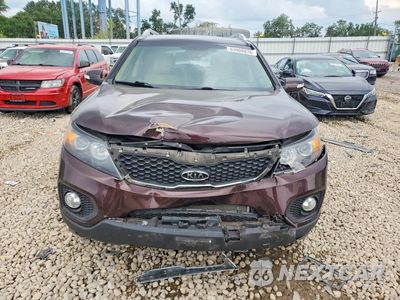 Piąte zdjęcie samochodu w środku: 2011 KIA SORENTO EX VIN:5XYKUDA25BG124234 - miniatura