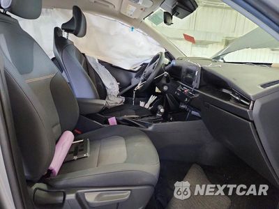Zdjęcie 7 z 12 samochodu: 2023 KIA NIRO LX VIN:KNDCP3LE2P5065205 - miniatura