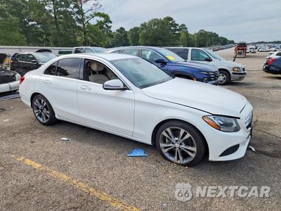 Czwarte zdjęcie samochodu z boku: 2017 MERCEDES-BENZ C 300 VIN:55SWF4JB1HU206620 - miniatura