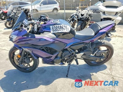 Trzecie zdjęcie samochodu z tyłu: 2019 KAWASAKI EX650 F VIN:JKAEXEK19KDA29400 - miniatura