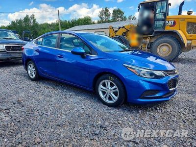 Czwarte zdjęcie samochodu z boku: 2017 CHEVROLET CRUZE LT VIN:1G1BE5SM2H7223837 - miniatura