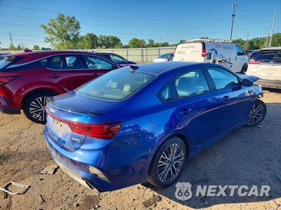 Trzecie zdjęcie samochodu z tyłu: 2024 KIA FORTE GT LINE VIN:3KPF54AD6RE792325 - miniatura