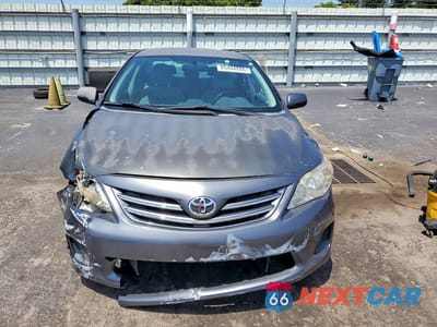 Piąte zdjęcie samochodu w środku: 2013 TOYOTA COROLLA LE VIN:2T1BU4EE3DC127250 - miniatura
