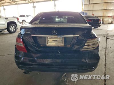 Zdjęcie 6 z 12 samochodu: 2014 MERCEDES-BENZ C 250 VIN:WDDGF4HB4EG252123 - miniatura