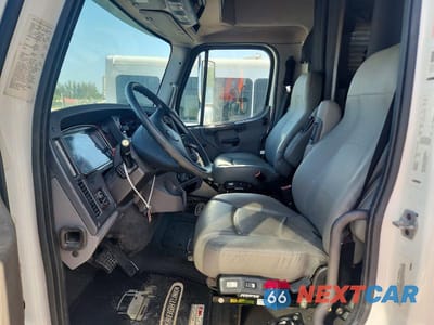Zdjęcie 7 z 14 samochodu: 2020 FREIGHTLINER M2 112 MED - SEMI TRUCK VIN:3ALAC4DV8LDKY5815 - miniatura