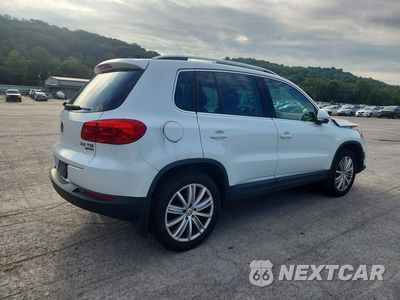 Trzecie zdjęcie samochodu z tyłu: 2015 VOLKSWAGEN TIGUAN S VIN:WVGBV7AX7FW583943 - miniatura