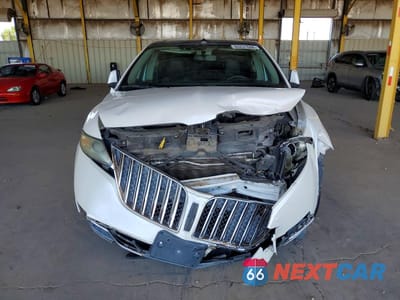 Piąte zdjęcie samochodu w środku: 2011 LINCOLN MKX VIN:2LMDJ6JK8BBJ07171 - miniatura