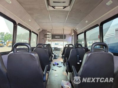 Zdjęcie 10 z 13 samochodu: 2017 FORD E450 SHUTTLE BUS VIN:1FDFE4FS1HDC06603 - miniatura