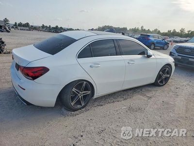 Trzecie zdjęcie samochodu z tyłu: 2019 MERCEDES-BENZ A 220 VIN:WDD3G4EBXKW000457 - miniatura