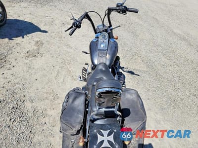 Zdjęcie 6 z 9 samochodu: 2010 HARLEY-DAVIDSON FLSTFB VIN:1HD1JN512AB011019 - miniatura
