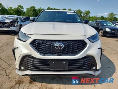 Piąte zdjęcie samochodu w środku: 2025 TOYOTA HIGHLANDER XSE VIN:5TDKDRBH3SS580333 - miniatura