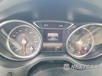 Zdjęcie 9 z 12 samochodu: 2019 MERCEDES-BENZ CLA 250 VIN:WDDSJ4EB4KN714720 - miniatura
