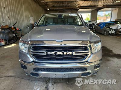 Piąte zdjęcie samochodu w środku: 2020 RAM 1500 BIG HORN/LONE STAR VIN:1C6SRFBT1LN215426 - miniatura