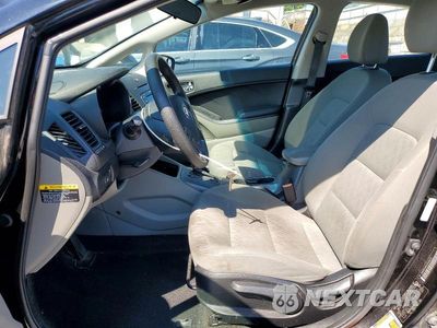 Zdjęcie 7 z 12 samochodu: 2016 KIA FORTE LX VIN:KNAFK4A60G5520272 - miniatura