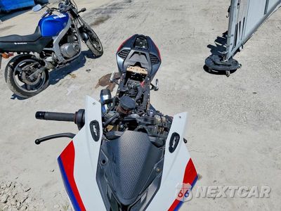 Piąte zdjęcie samochodu w środku: 2021 BMW S 1000 RR VIN:WB10E2300M6D56394 - miniatura