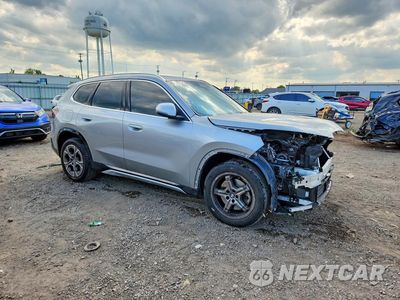 Czwarte zdjęcie samochodu z boku: 2024 BMW X1 XDRIVE28I VIN:WBX73EF00R5Z18358 - miniatura