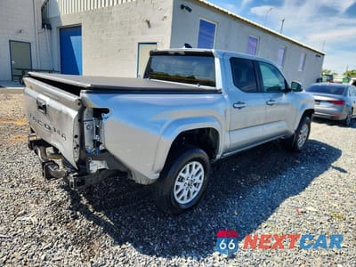 Trzecie zdjęcie samochodu z tyłu: 2026 TOYOTA TACOMA SR5 VIN:3TMLB5JN2TM246757 - miniatura
