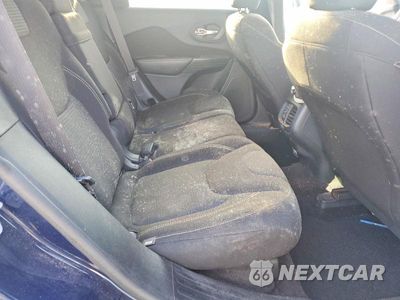 Zdjęcie 11 z 13 samochodu: 2016 JEEP CHEROKEE LATITUDE VIN:1C4PJMCS7GW259933 - miniatura