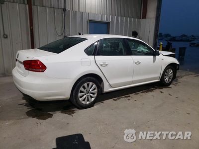 Trzecie zdjęcie samochodu z tyłu: 2015 VOLKSWAGEN PASSAT S VIN:1VWAT7A3XFC030026 - miniatura