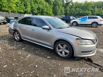 Czwarte zdjęcie samochodu z boku: 2012 VOLKSWAGEN PASSAT SE VIN:1VWBP7A36CC034384 - miniatura