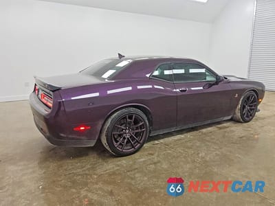 Trzecie zdjęcie samochodu z tyłu: 2021 DODGE CHALLENGER R/T SCAT PACK VIN:2C3CDZFJ2MH609859 - miniatura