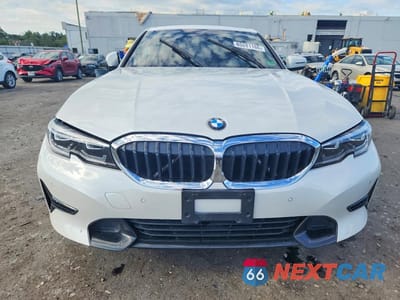 Piąte zdjęcie samochodu w środku: 2021 BMW 3ER 330XI VIN:3MW5R7J02M8B63311 - miniatura