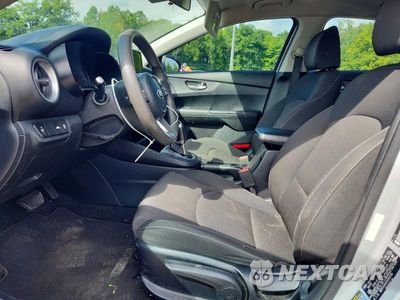 Zdjęcie 7 z 12 samochodu: 2019 KIA FORTE FE VIN:3KPF24AD6KE044785 - miniatura