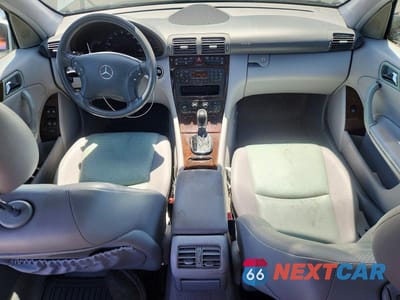 Zdjęcie 8 z 12 samochodu: 2004 MERCEDES-BENZ C 240 VIN:WDBRF61J14F554570 - miniatura