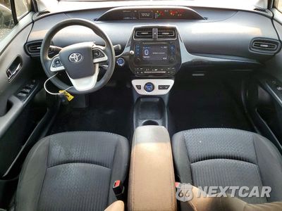 Zdjęcie 8 z 13 samochodu: 2017 TOYOTA PRIUS TWO ECO VIN:JTDKARFU7H3038632 - miniatura