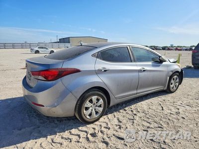 Trzecie zdjęcie samochodu z tyłu: 2016 HYUNDAI ELANTRA SE VIN:5NPDH4AE2GH748869 - miniatura
