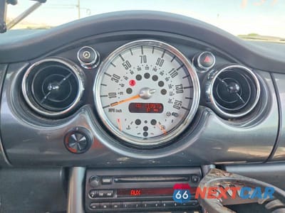 Zdjęcie 9 z 12 samochodu: 2006 MINI COOPER S VIN:WMWRE33586TJ40304 - miniatura