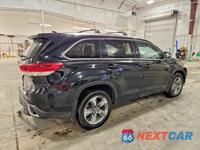 Trzecie zdjęcie samochodu z tyłu: 2017 TOYOTA HIGHLANDER HYBRID LIMITED PLATINUM VIN:5TDDGRFH1HS036108 - miniatura