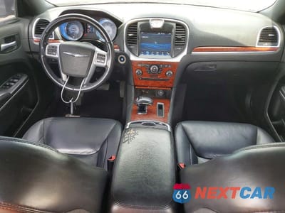 Zdjęcie 8 z 12 samochodu: 2013 CHRYSLER 300 VIN:2C3CCAAG2DH613295 - miniatura