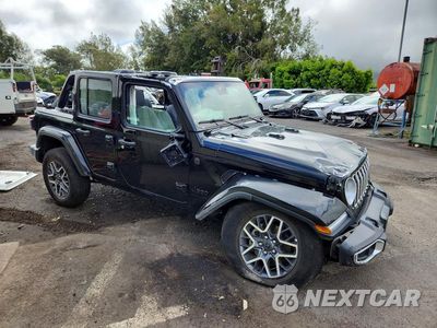 Czwarte zdjęcie samochodu z boku: 2025 JEEP WRANGLER SAHARA VIN:1C4PJXEN4SW547037 - miniatura