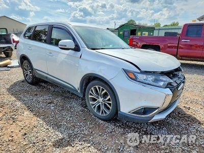 Czwarte zdjęcie samochodu z boku: 2017 MITSUBISHI OUTLANDER SE VIN:JA4AZ3A32HZ058648 - miniatura