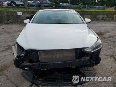 Piąte zdjęcie samochodu w środku: 2018 HYUNDAI ELANTRA SEL VIN:5NPD84LF7JH232066 - miniatura