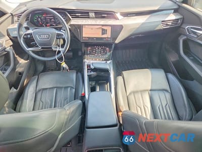 Zdjęcie 8 z 13 samochodu: 2021 AUDI E-TRON PRESTIGE VIN:WA1VABGE5MB038148 - miniatura