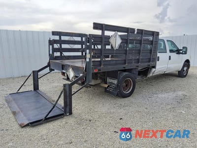 Trzecie zdjęcie samochodu z tyłu: 2015 FORD F350 SUPER DUTY VIN:1FD8W3G67FEB15022 - miniatura