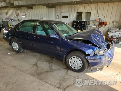 Czwarte zdjęcie samochodu z boku: 1998 TOYOTA CAMRY LE VIN:4T1BG28K0WU363823 - miniatura