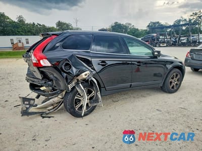 Trzecie zdjęcie samochodu z tyłu: 2011 VOLVO XC60 T6 VIN:YV4902DZ2B2202645 - miniatura