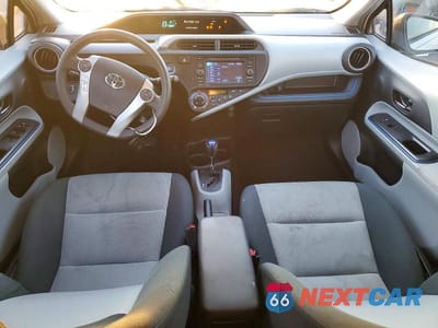 Zdjęcie 8 z 12 samochodu: 2012 TOYOTA PRIUS C THREE VIN:JTDKDTB31C1508854 - miniatura