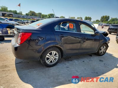 Trzecie zdjęcie samochodu z tyłu: 2015 CHEVROLET SONIC LT VIN:1G1JC5SH8F4140609 - miniatura
