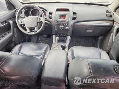Zdjęcie 8 z 13 samochodu: 2013 KIA SORENTO LX VIN:5XYKT3A6XDG319751 - miniatura