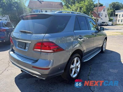 Trzecie zdjęcie samochodu z tyłu: 2019 MERCEDES-BENZ GLE 400 4MATIC VIN:4JGDA5GB5KB218506 - miniatura