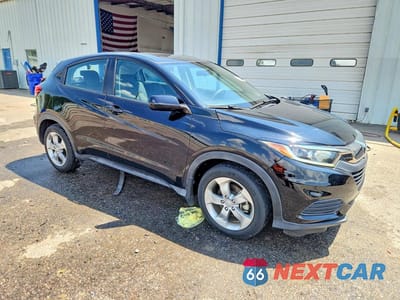 Czwarte zdjęcie samochodu z boku: 2019 HONDA HR-V LX VIN:3CZRU5H36KG710634 - miniatura